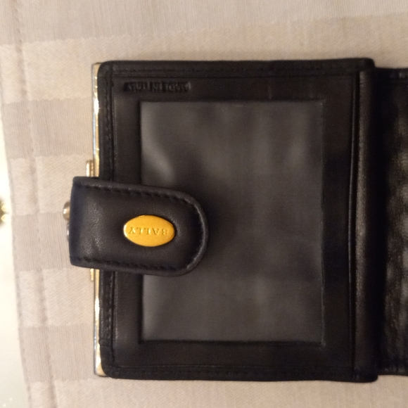 Bally Women's Leather Wallet - Picture 7 of 10